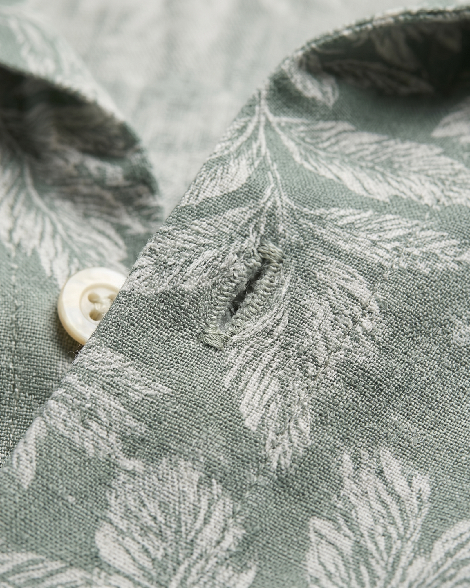 Ibizan Leaf Shirt - Sage Leaf